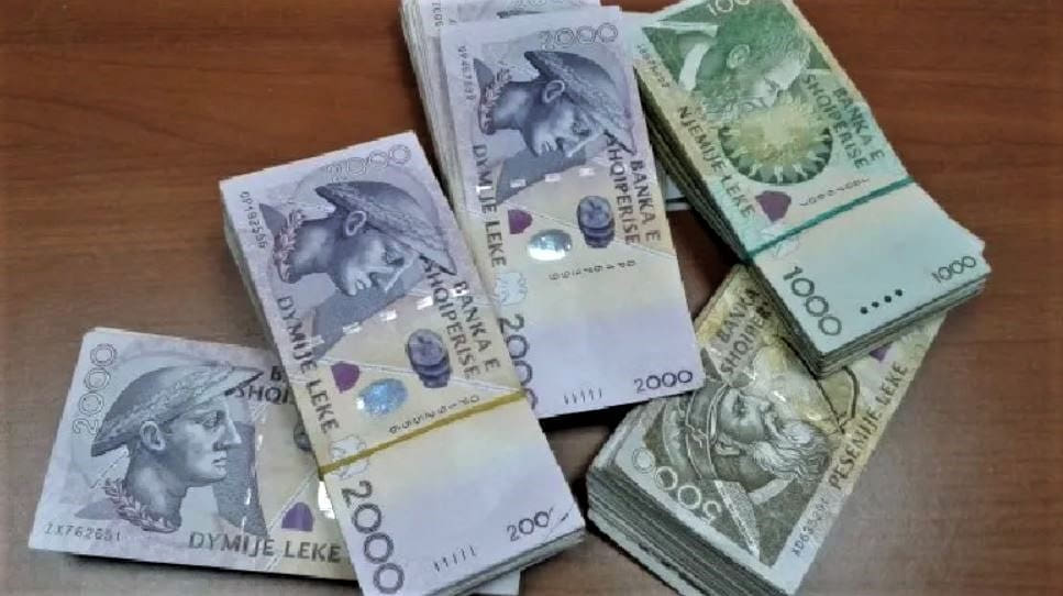 Per cfare i shpenzojne parate shqiptaret, ne krahasim me europianet